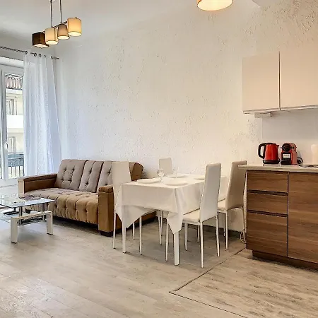 2-bedrooms аpartment Port With Parking Lägenhet